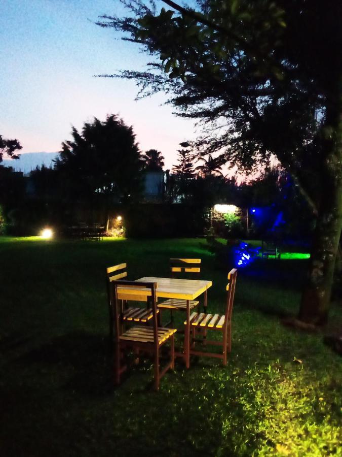 Colibri Taverne & Guest House Gisenyi Zewnętrze zdjęcie