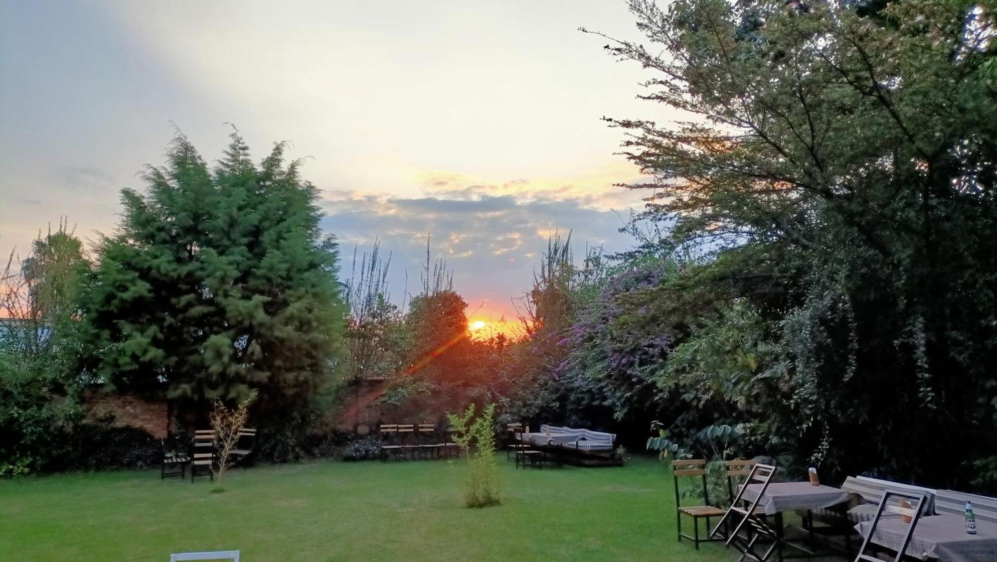 Colibri Taverne & Guest House Gisenyi Zewnętrze zdjęcie