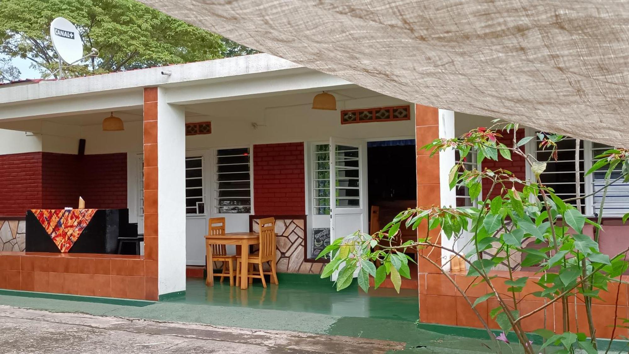 Colibri Taverne & Guest House Gisenyi Zewnętrze zdjęcie