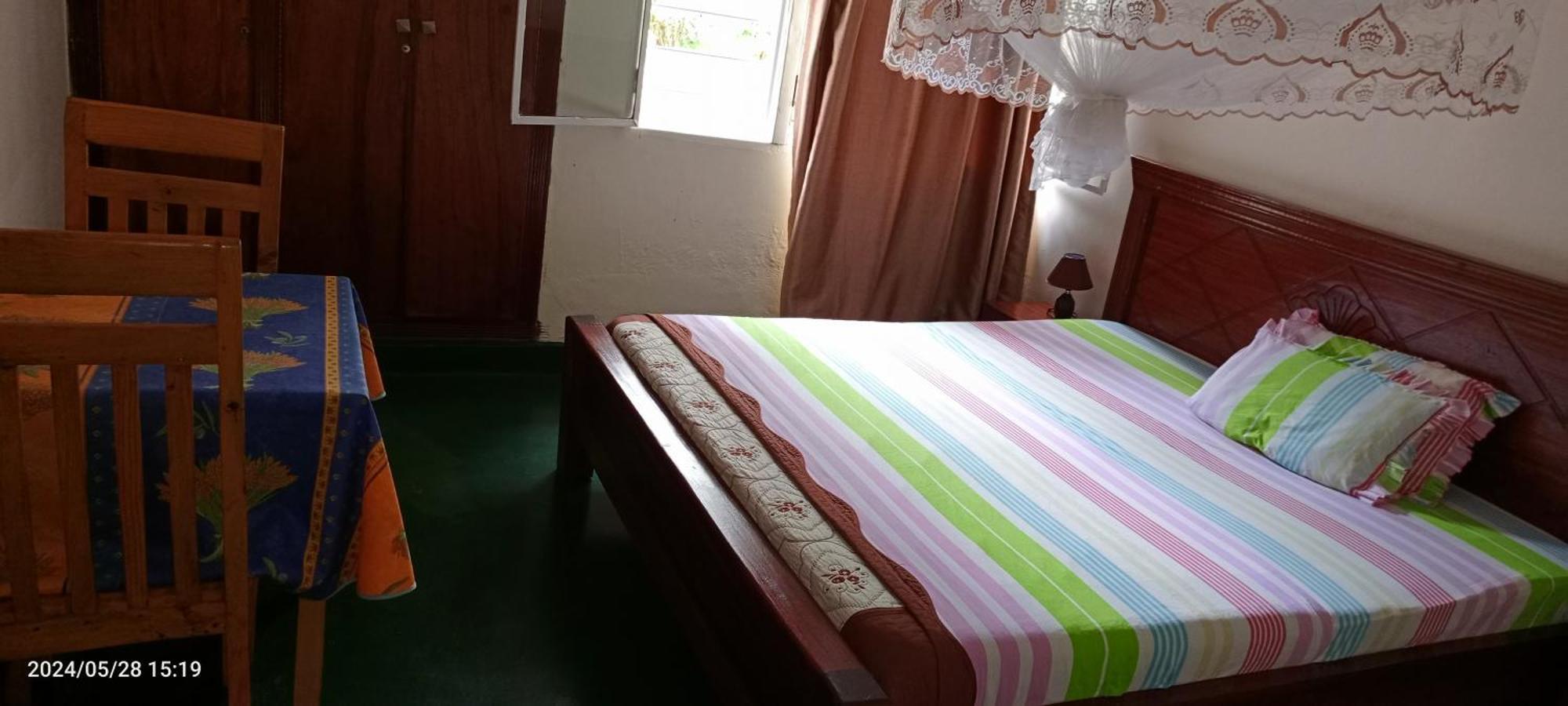Colibri Taverne & Guest House Gisenyi Zewnętrze zdjęcie