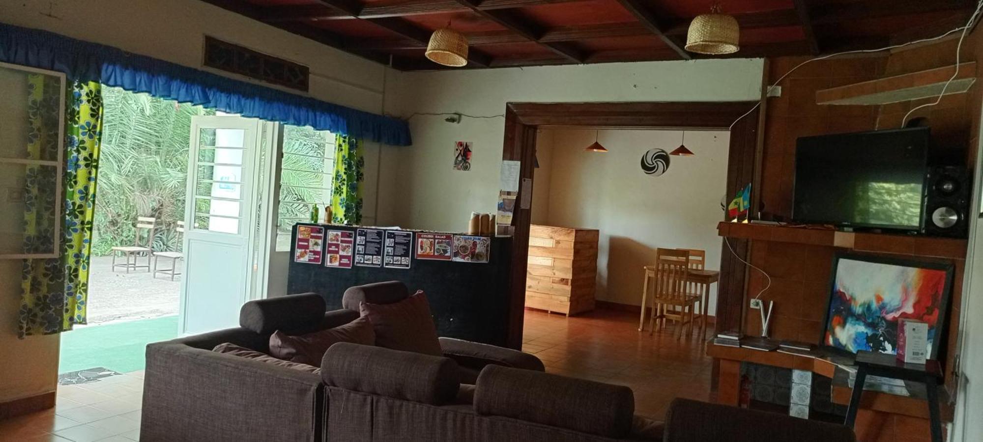 Colibri Taverne & Guest House Gisenyi Zewnętrze zdjęcie